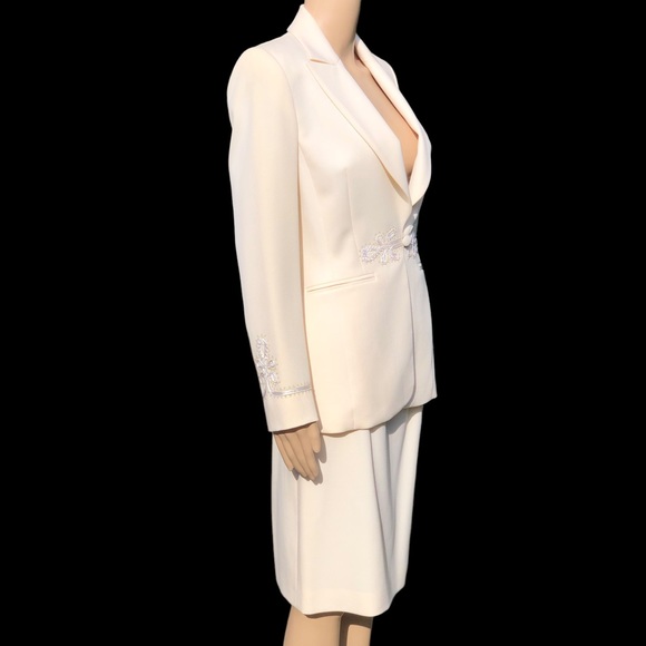 ESCADA ivory colored skirt suit Sz 4 GR 34 - Picture 8 of 15